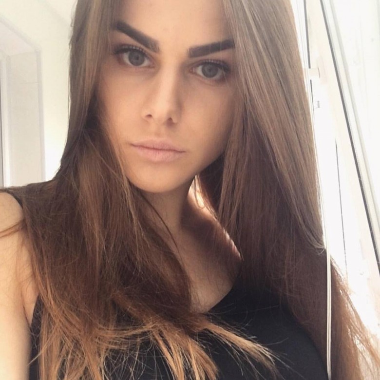 Alina Komarnytska (AlinaKomarnytska)