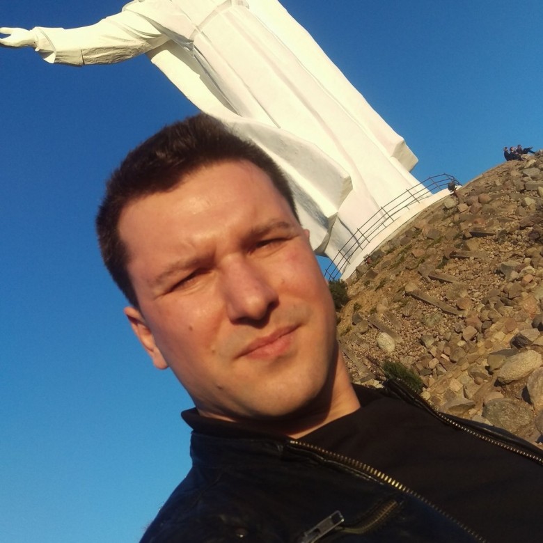 Artem Riznyk (kvorum@bk.ru)