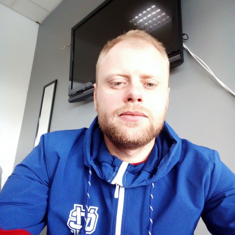 Roman Ivasiv (RomanIvasiv)