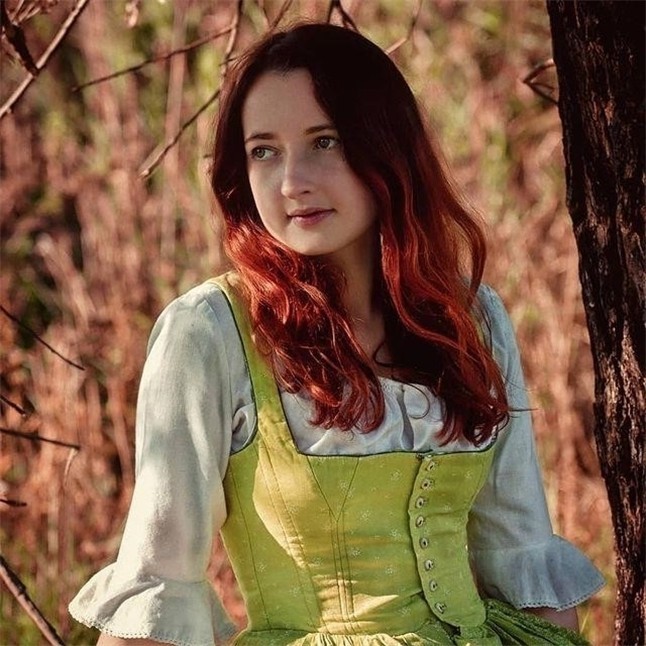 Alena Tkachenko (AlenaTkachenko)